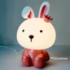 Króliczek z koroną lampka nocna dla dzieci LED, lampka nocna Króliczek dziecięca, dla dzieci. Ładowanie przez USB sprawia, że jest praktyczna i wygodna. Bezpieczna dla dzieci, dostępna w kolorze żółtym i brązowym.