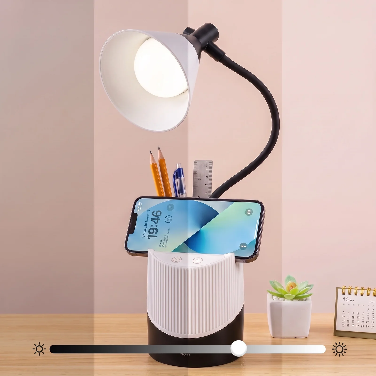 Lampka biurkowa dziecięca TGX-L2 LED, Lampka biurkowa dziecięca. 4 tryby jasności; zimna barwa światła. Pojemniczek na artykuły szkolne
