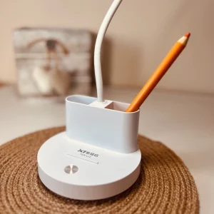 Lampka biurkowa dziecięca TGX-L22 LED, Lampka biurkowa dziecięca z kablem type-c. Zmienna jasność; zimna barwa światła. Pojemniczek na artykuły szkolne